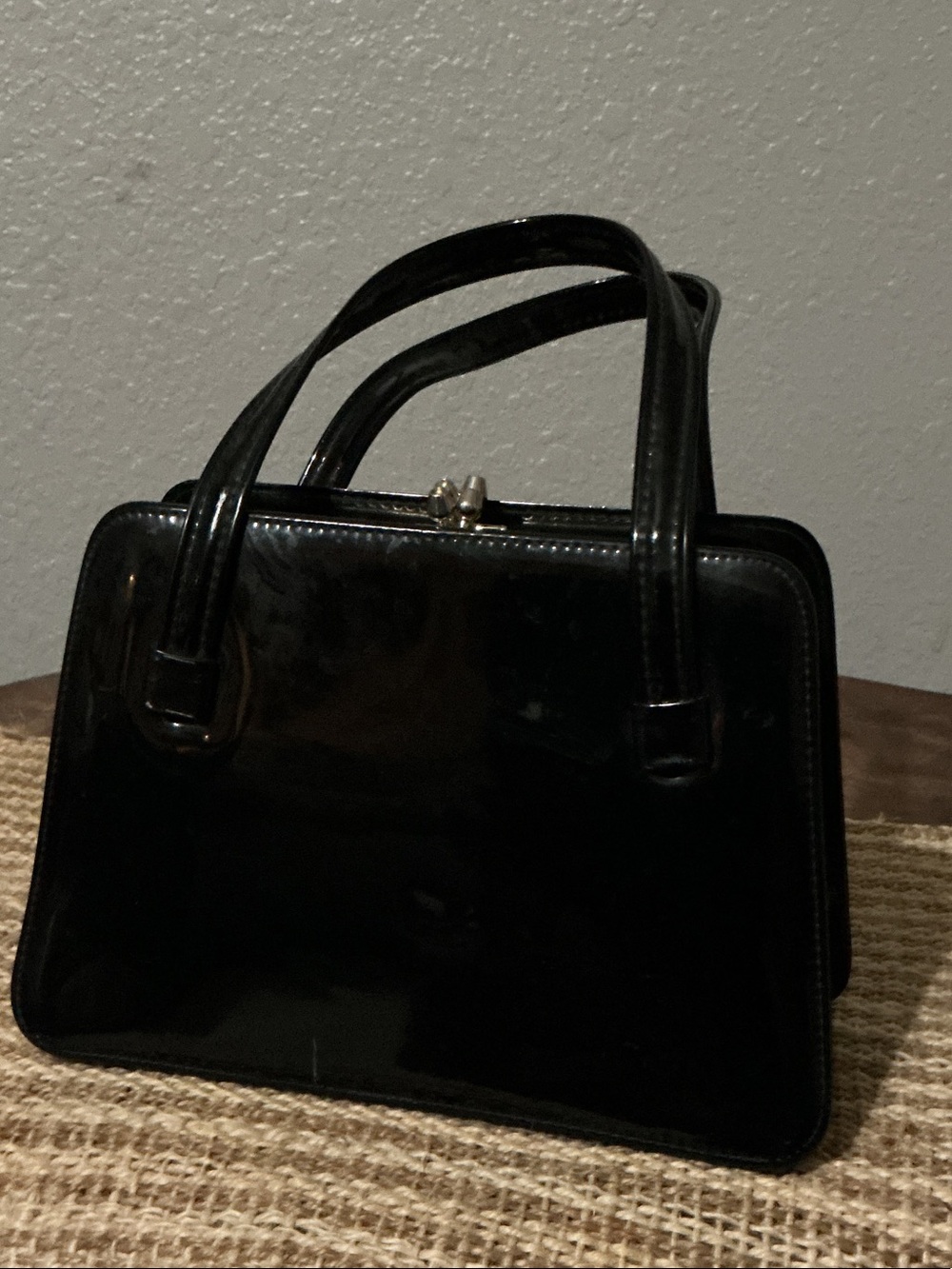 Vintage pantent satchel